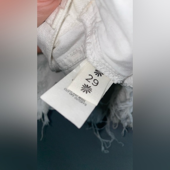 SMYM • White Cut-off shorts, size 29 - Picture 5 of 5